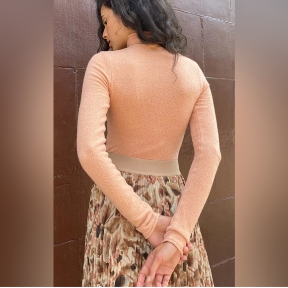 New Aritzia Wilfred Darling Sweater - Picture 3 of 11